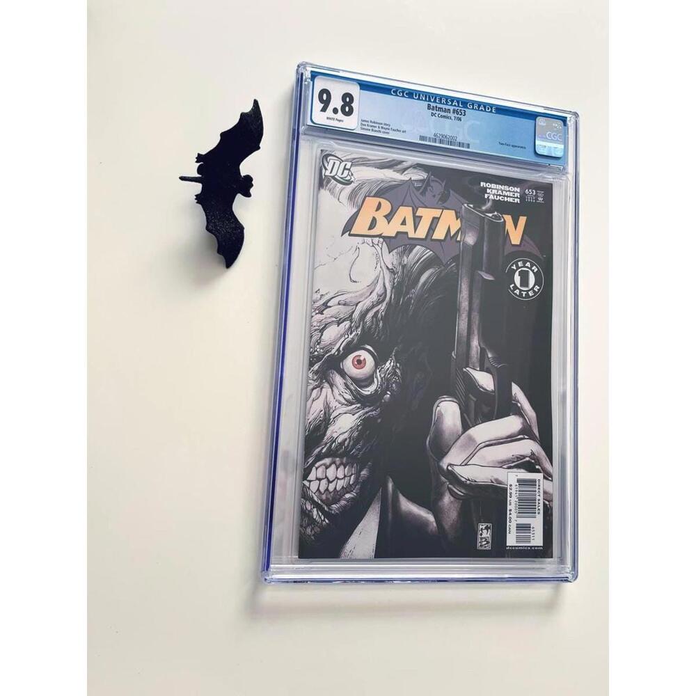Batman #653 CGC 9.8 | Two-Face Cover - Vintage DC comic 2006 | Harvey Dent